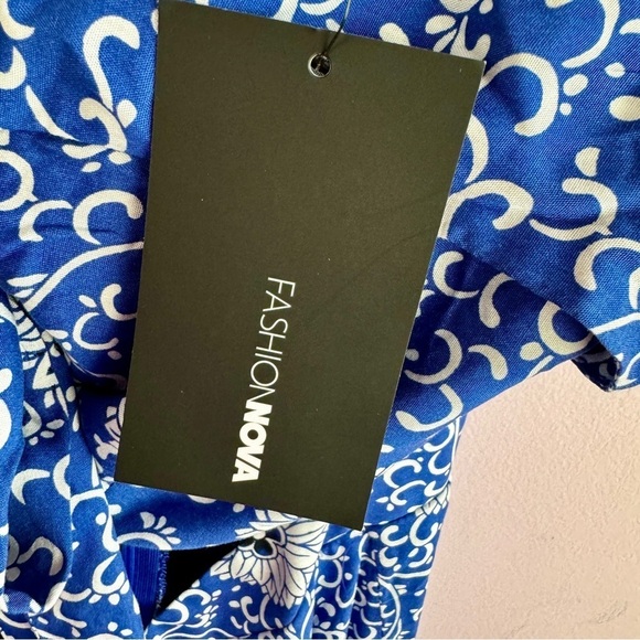 NEW FashionNova Bohemian Jumpsuit Blue White size L - Picture 7 of 8